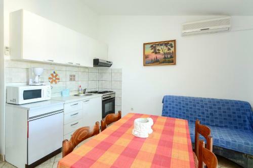 Hostal Apartments Ivo