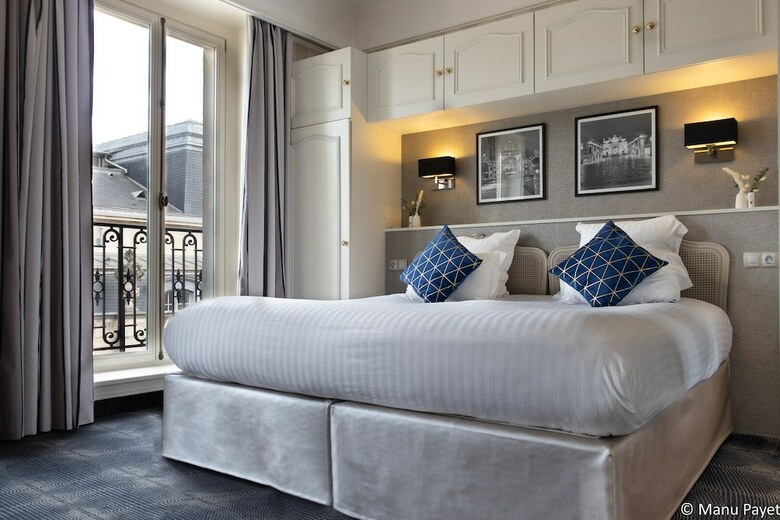 Hotel Grand De La Reine