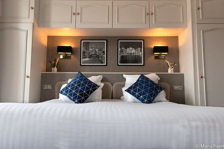 Hotel Grand De La Reine