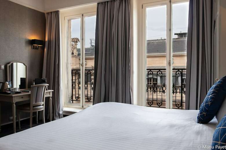 Hotel Grand De La Reine