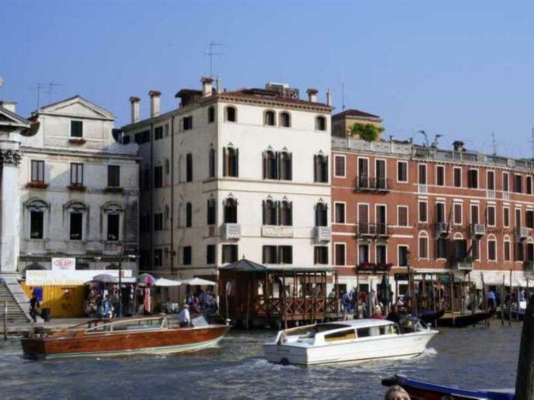 Hotel Antiche Figure