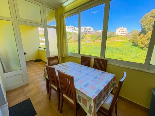 Casa Elena - Villa Espa�osa Junto Ao Supermercado, Centro E Praias