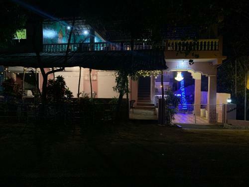 Posada Russo's Inn Ashvem Beach