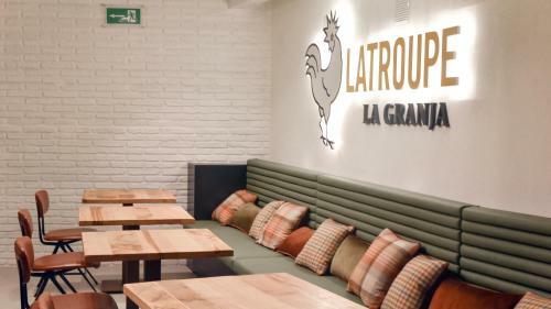 Albergue Latroupe La Granja
