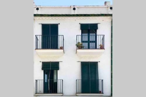 Roques - Casa En Primera L�nea de Mar En Cadaqu�s