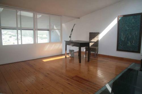 Designer House With Panoramic View And Parking