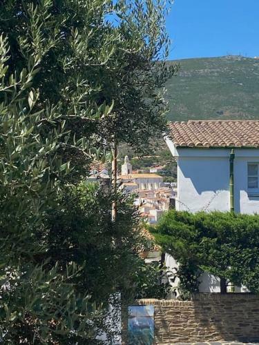 Designer House With Panoramic View And Parking