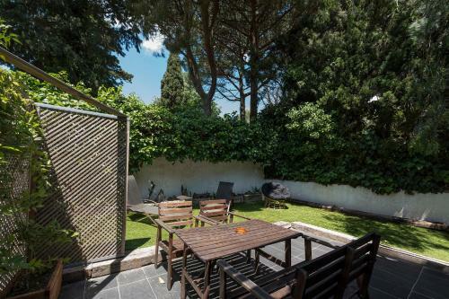 Apartamento Con Jardincito En El Centro de Cadaqu�s