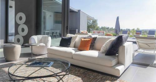 Luxurious Golf Villa La Vinya 5