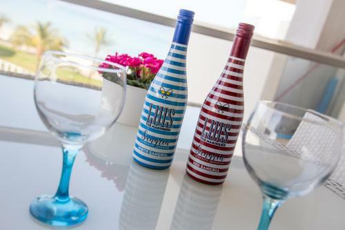 Sea Club Apartments