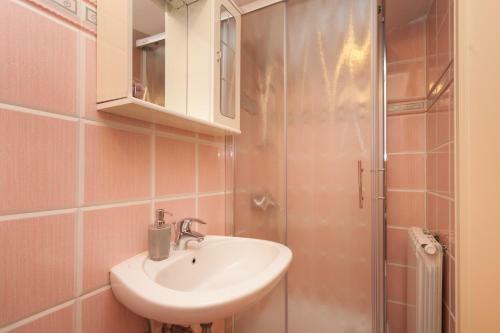 Hostal Apartments Alice
