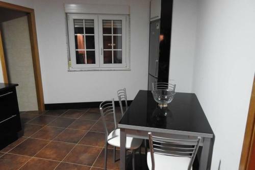 Apartamento de 4 Dormitorios En Camari�as