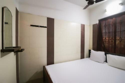 Hotel Vaccinated Staff - Spot On 49450 Silver Woods
