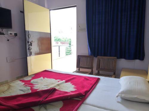 Hotel Tourist Empire
