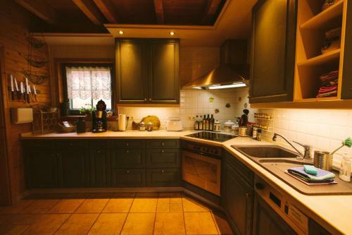 Malerisches Holzhaus "coco" Mit Kamin, Sauna Und Eigenem Garten