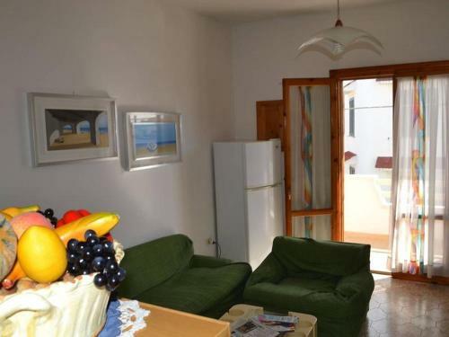 Apartment Near The Beach With Air Conditioning; Pets Allowed