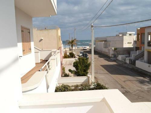 Apartment Near The Beach With Air Conditioning; Pets Allowed