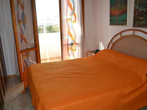 Apartment Near The Beach With Air Conditioning; Pets Allowed