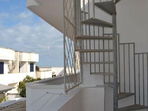 Apartment Near The Beach With Air Conditioning; Pets Allowed