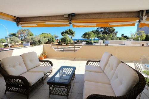 Apartment In Calpe With 3 Bedrooms And 2 Bathrooms.