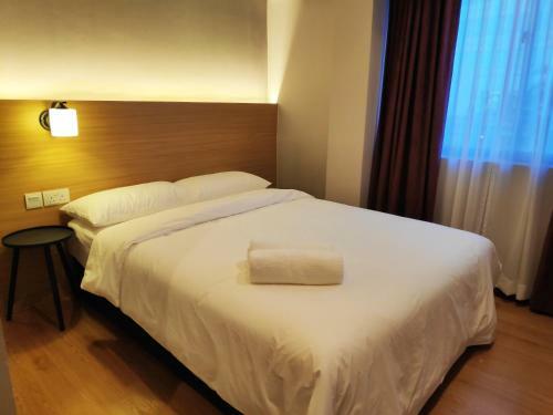 Motel Ez Suites