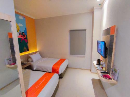 Hotel Front One Budget Abepura