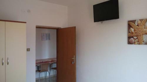 Apartments And Rooms Nediljko