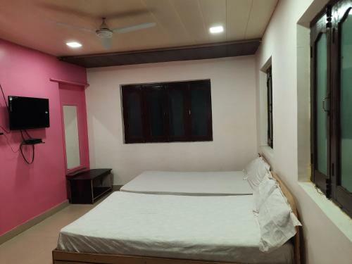 Hostal Pink House