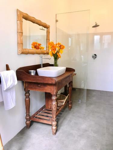 Bed & Breakfast Poya Villa By Sunsessions