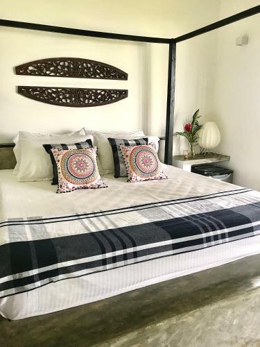 Poya Villa By Sunsessions