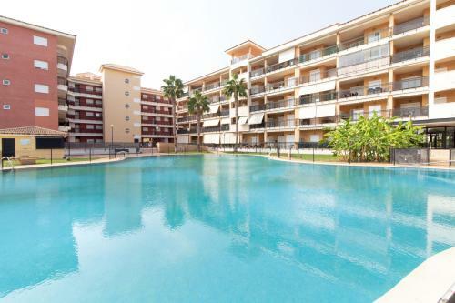 Bonito Apartamento Con Terraza Y Piscina