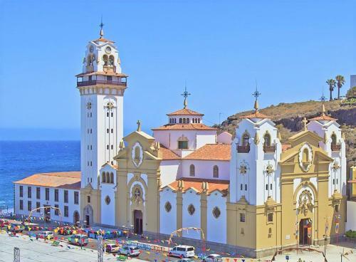 Bright Spacious Apartment, 2 Min Walk From Beach