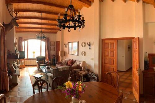 Chalet Con Piscina En Cangas, Limens
