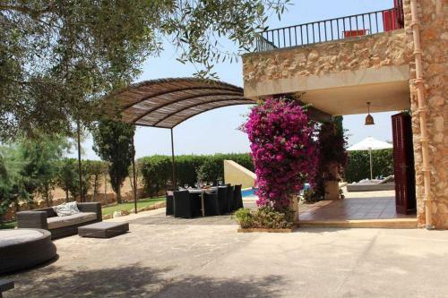 Lovely 4-bed House Close To Campos