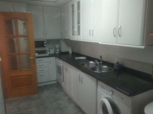 Apartamentos Caperos 1� Dcha