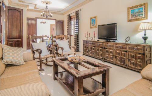 Three-bedroom Holiday Home In Casariche