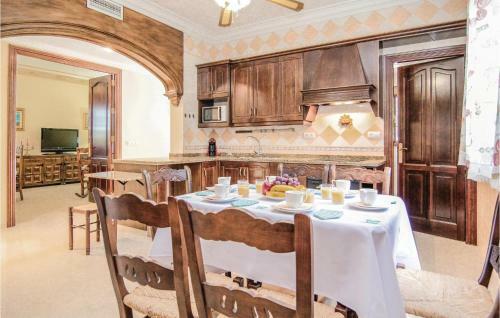 Three-bedroom Holiday Home In Casariche