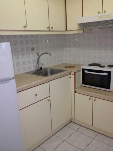 Makis Studios & Apartments