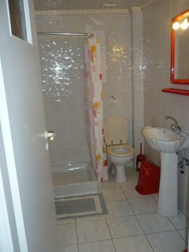 Makis Studios & Apartments