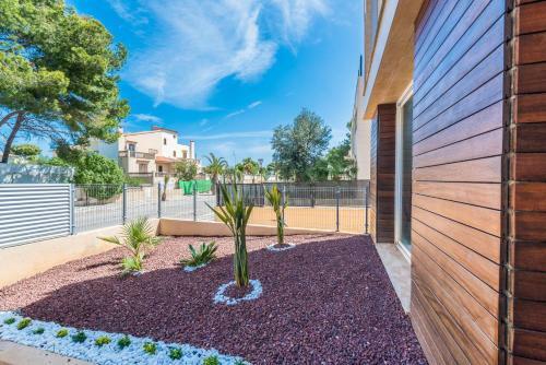 Semi Detached Chalet Left Side
