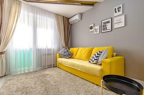 "7 ?-41" Apartment