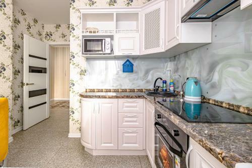 "7 ?-41" Apartment