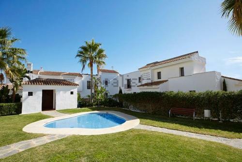 Luxury Apartment Set In Do�a Julia Golf Course