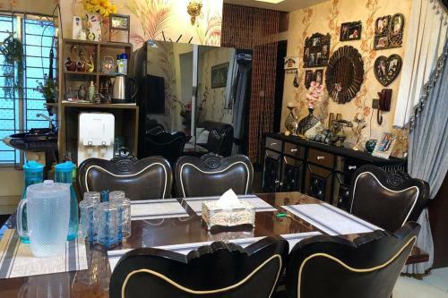 Luxurious Modern Furnished Apartment