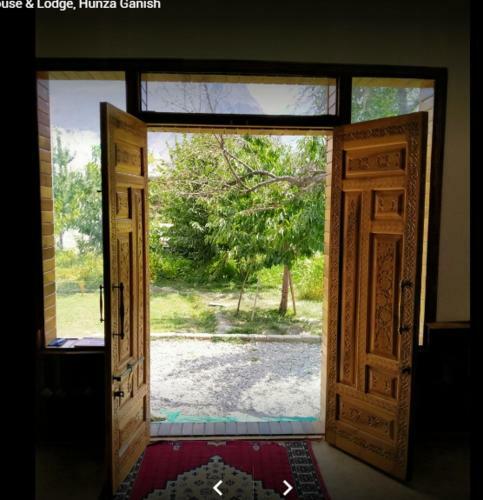 Hotel Lady Finger Guest House And Lodge