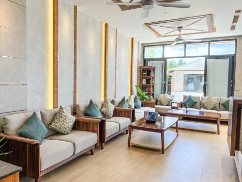 Hotel Triton Prestige Seaview And Spa