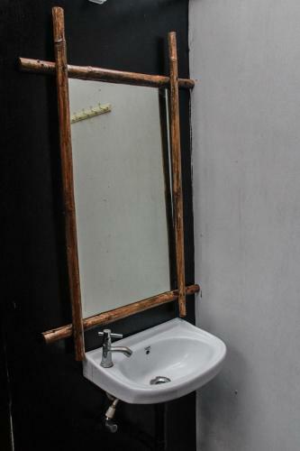Bed & Breakfast Laughing Crow Goa