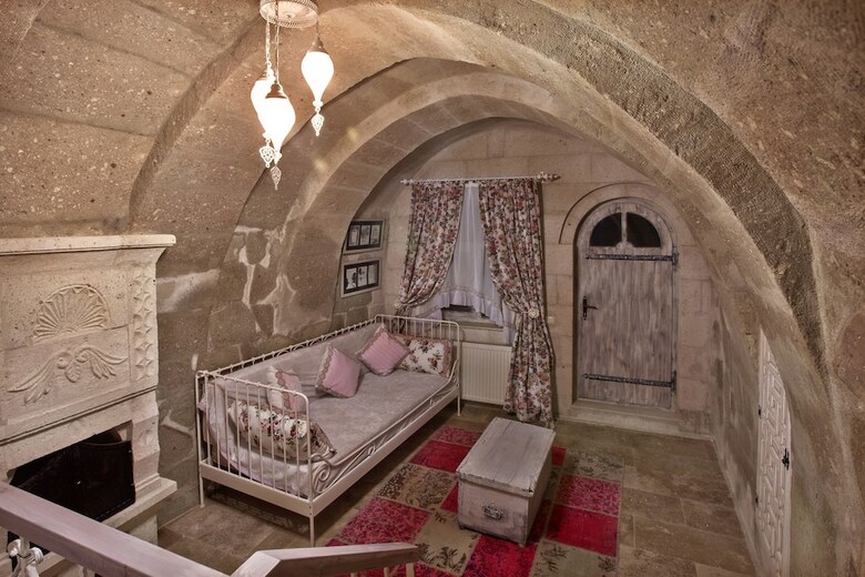 Oyku Evi Cave Hotel