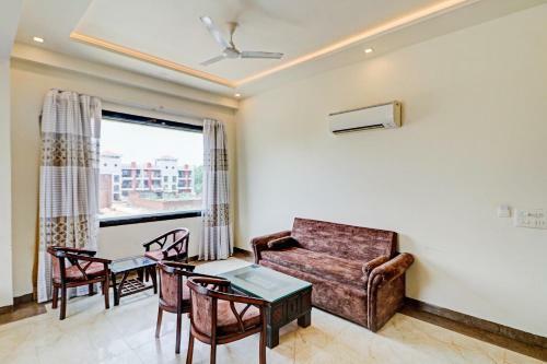 Collection O 81077 Hotel Star Light