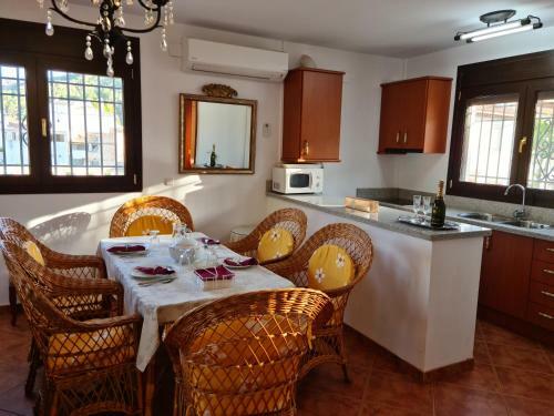 Beautiful Villa Swimming Pool Close To Granada